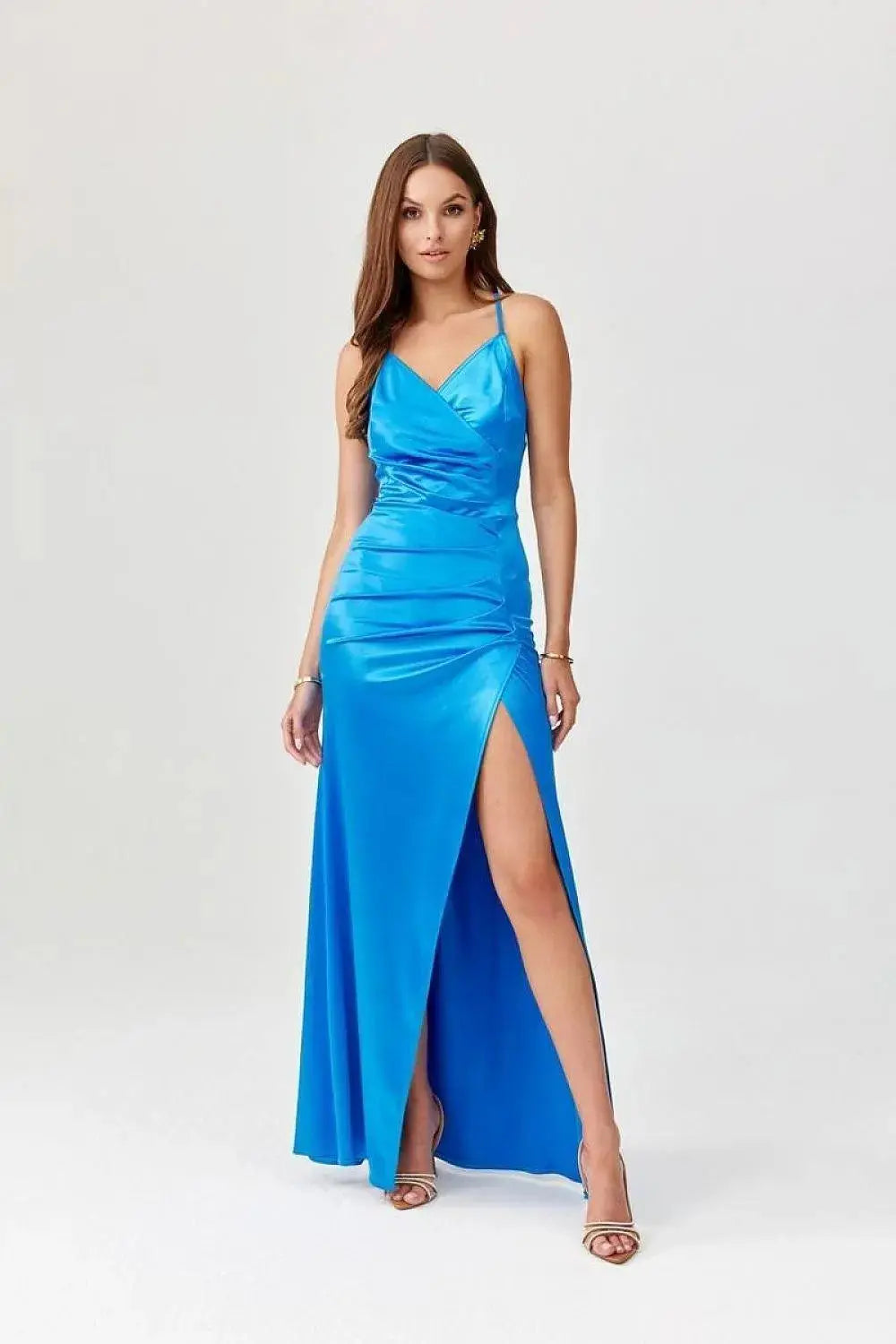 Roco Fashion Lamelia maxi dress with an open back is made of delicate and soft-touch fabric