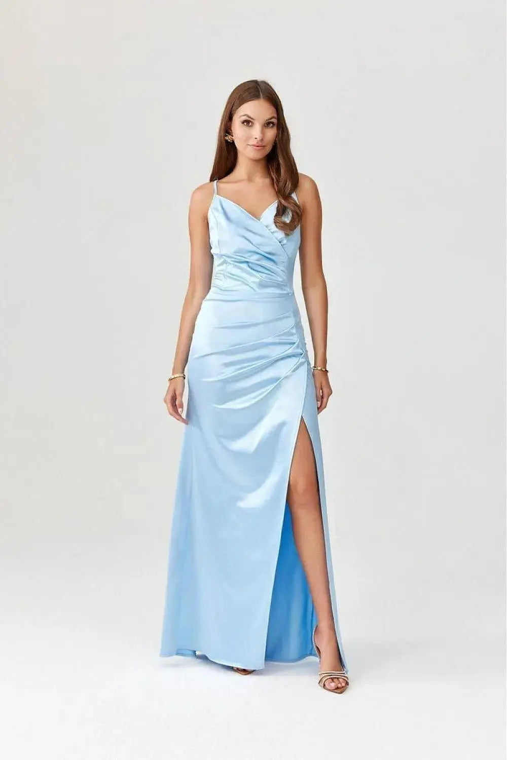 Roco Fashion Lamelia maxi dress with an open back is made of delicate and soft-touch fabric