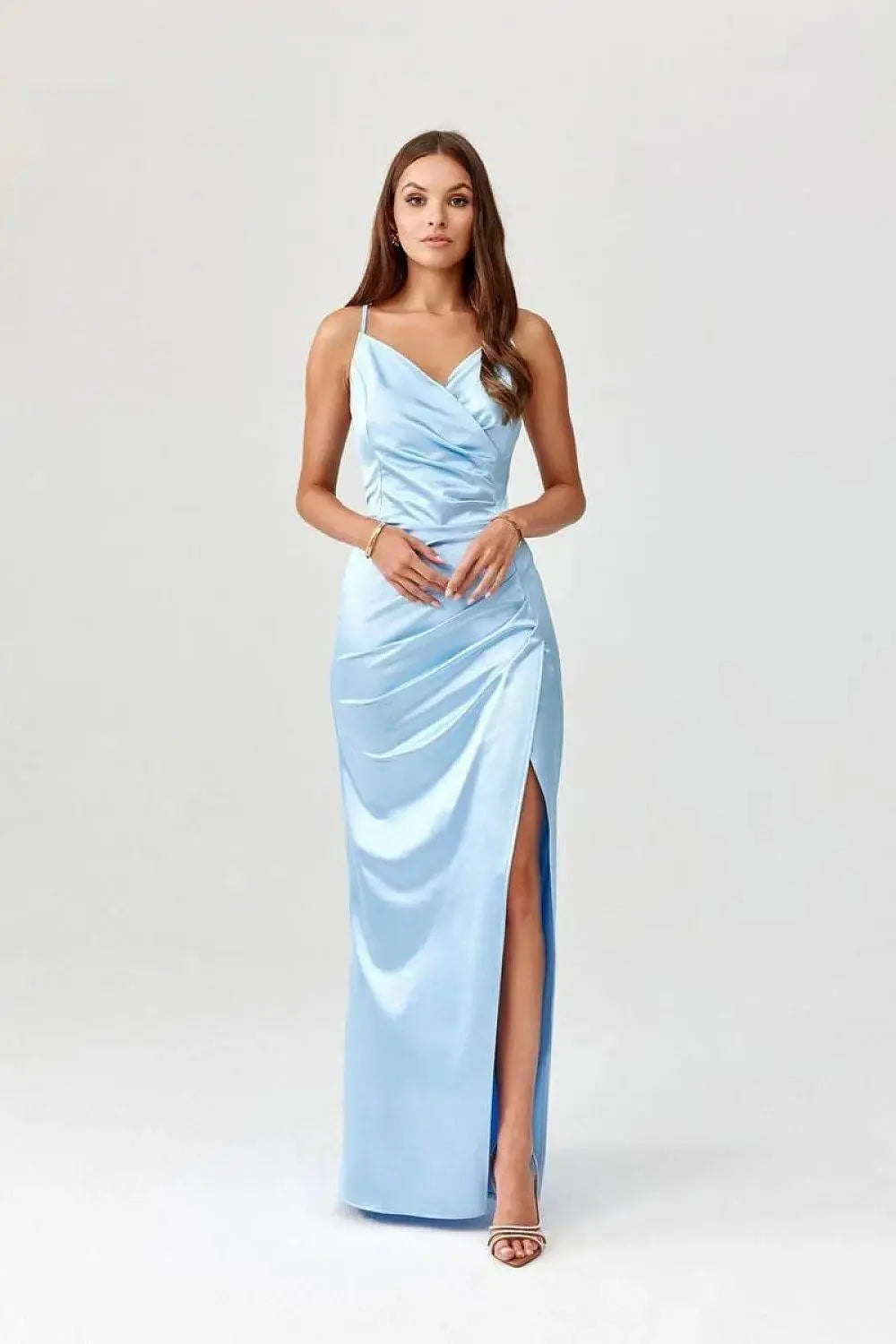 Roco Fashion Lamelia maxi dress with an open back is made of delicate and soft-touch fabric
