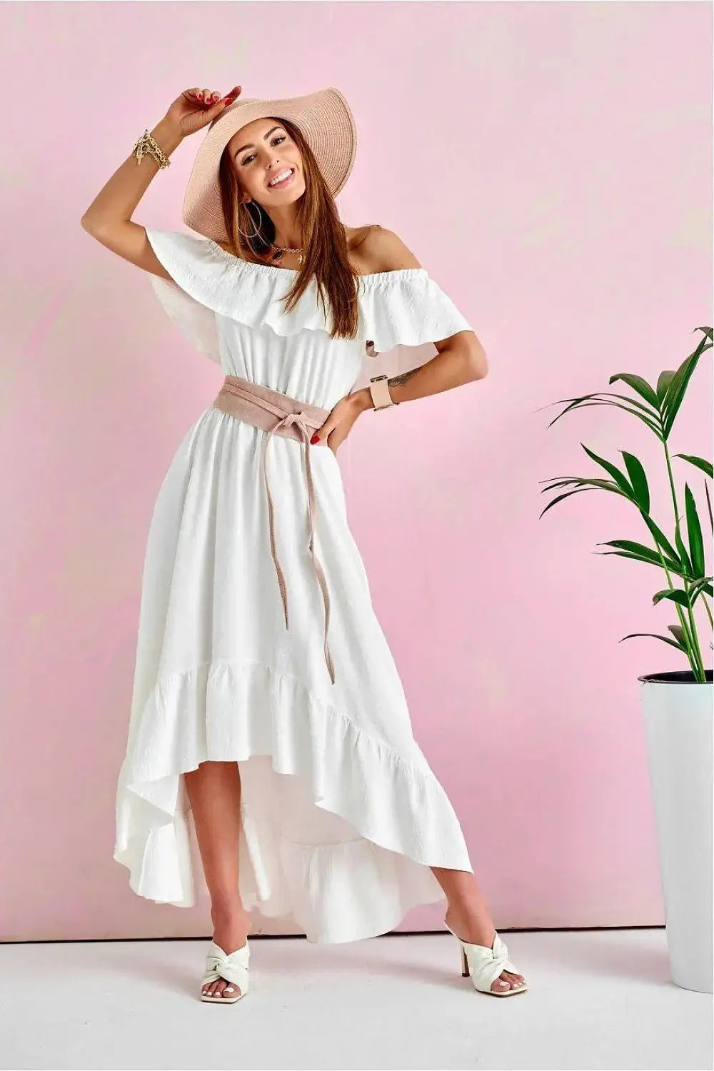 Roco Fashion asymmetrical maxi dress is made of soft, pleasant fabric that will provide comfort to the most demanding women.