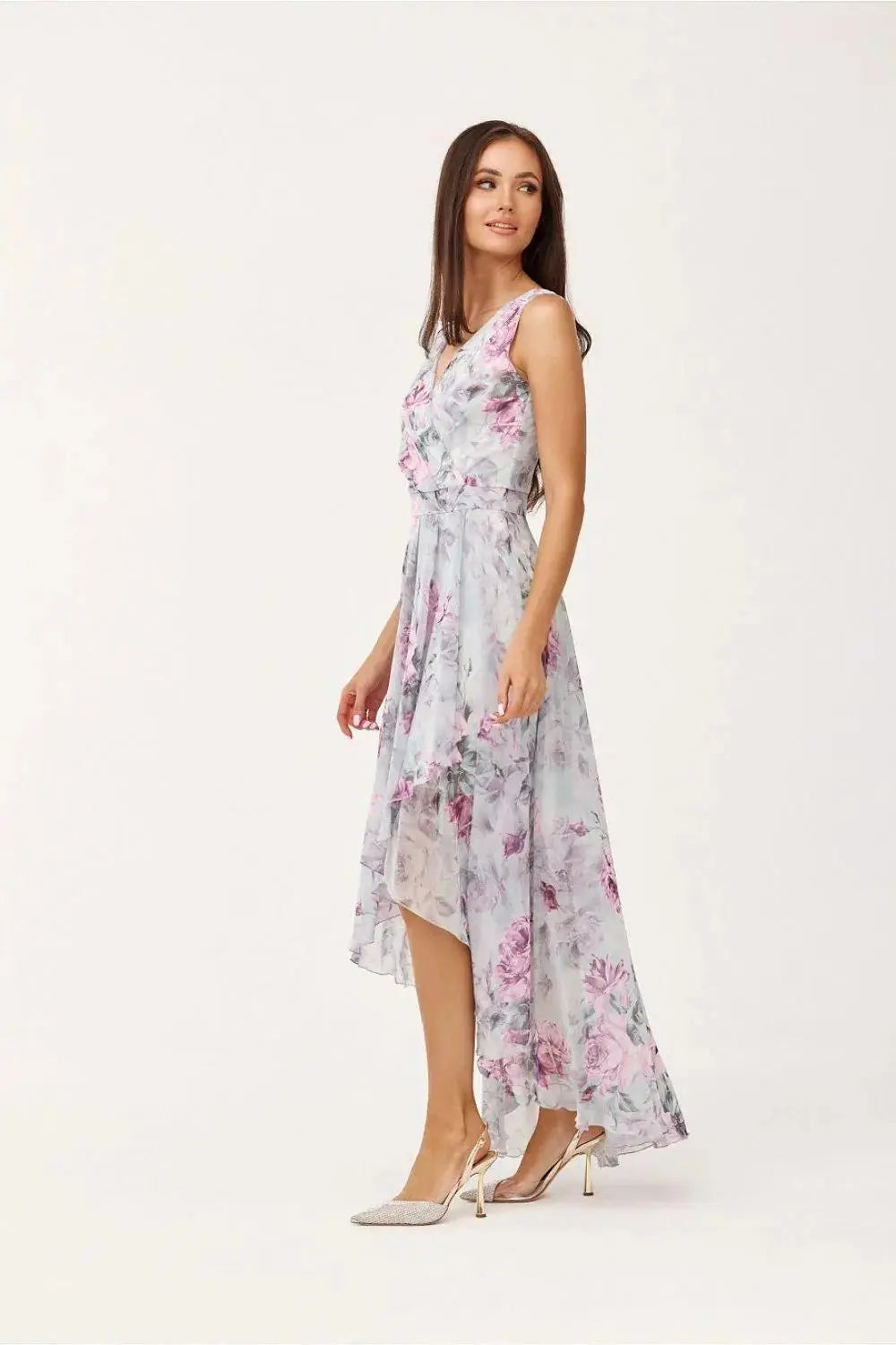 Roco Fashion maxi dress is made of light and delicate chiffon, which will be very comfortable to wear