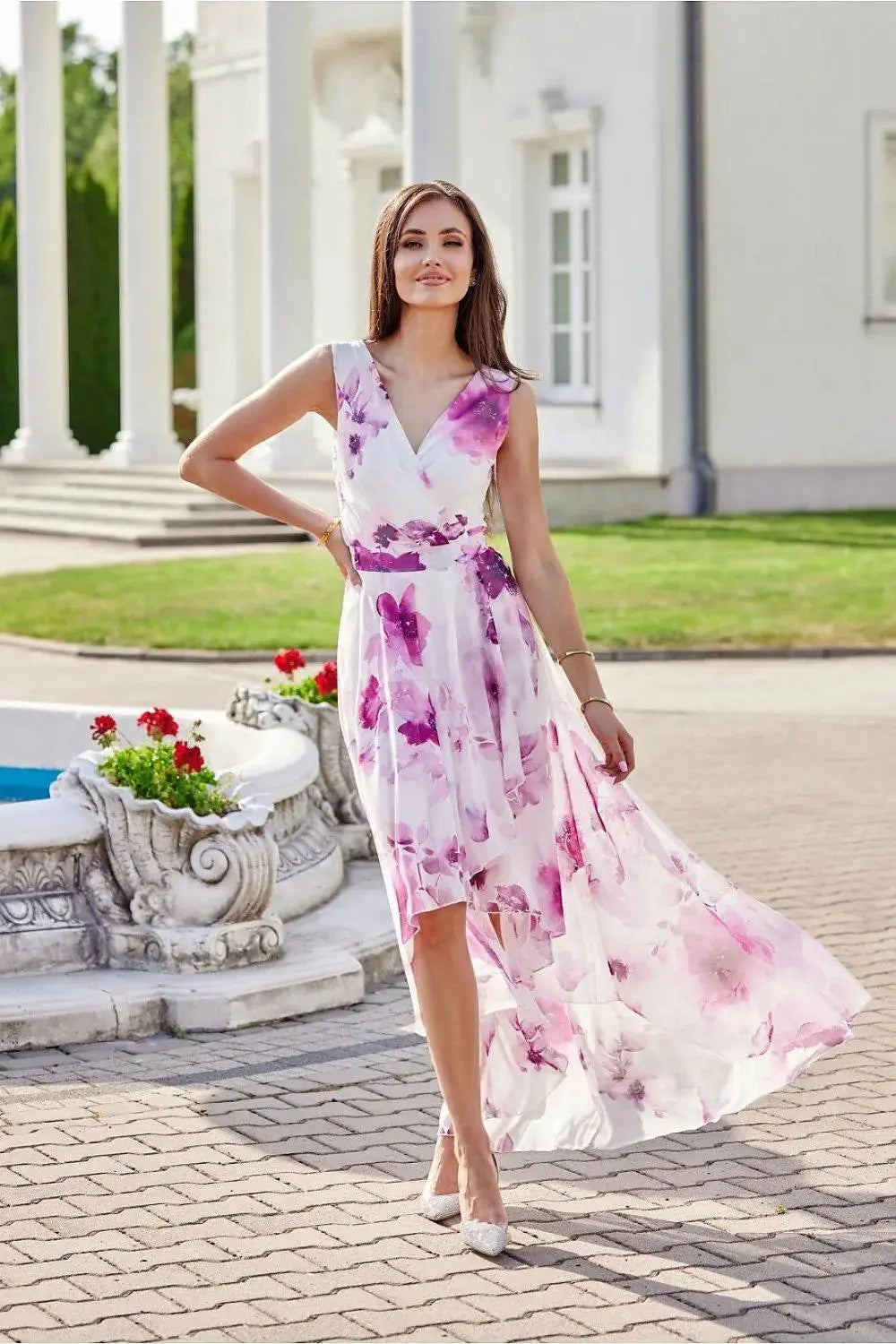 Roco Fashion maxi dress is made of light and delicate chiffon, which will be very comfortable to wear