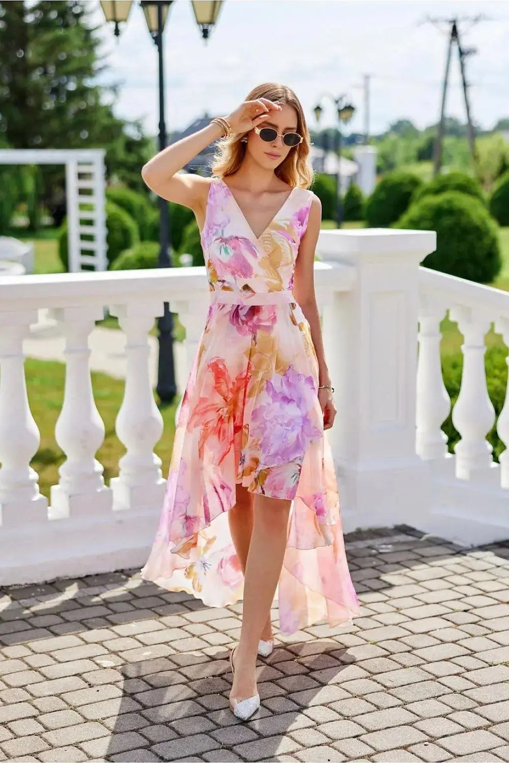 Roco Fashion maxi dress is made of light and delicate chiffon, which will be very comfortable to wear