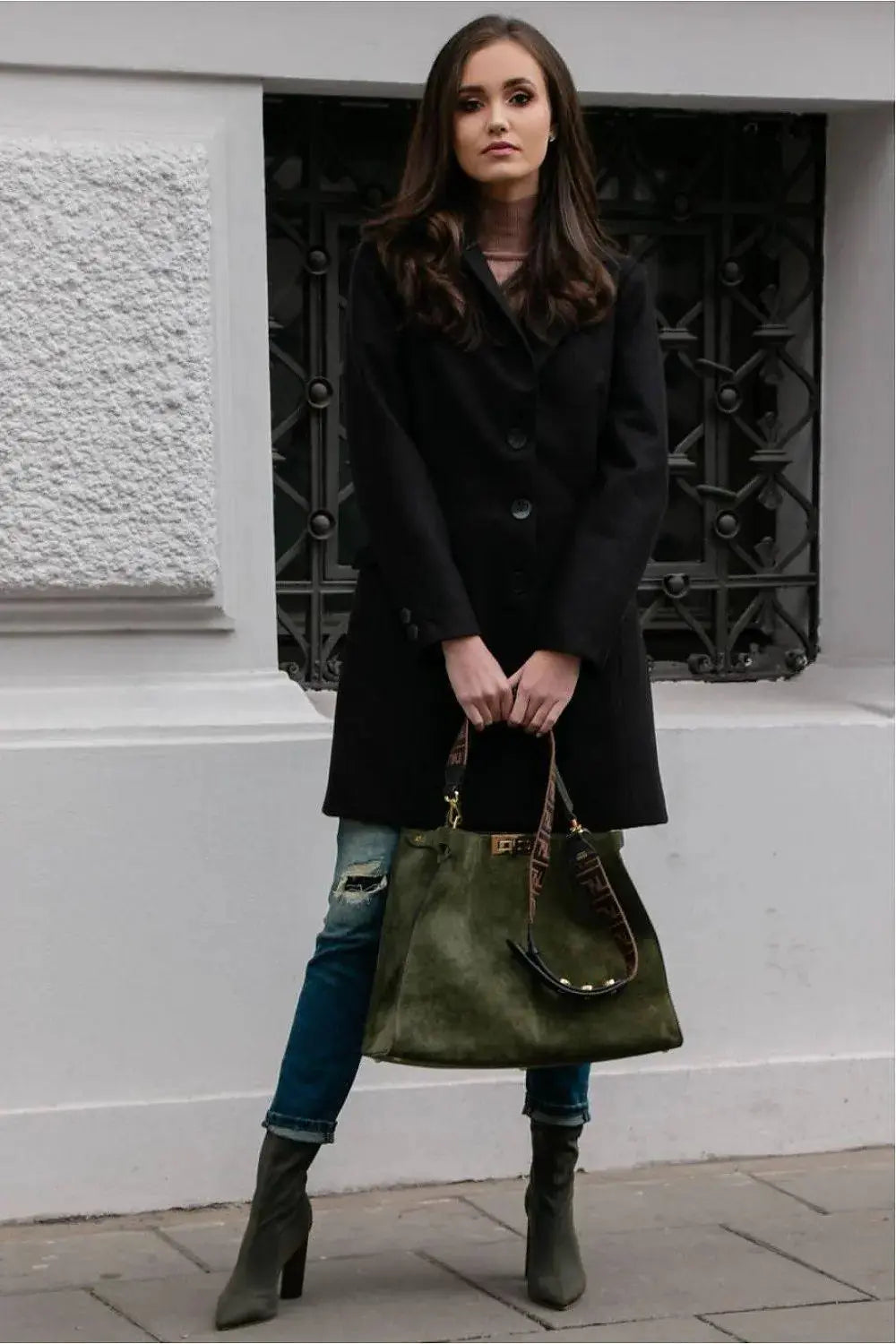 Roco Fashion single-breasted coat with a tailored cut