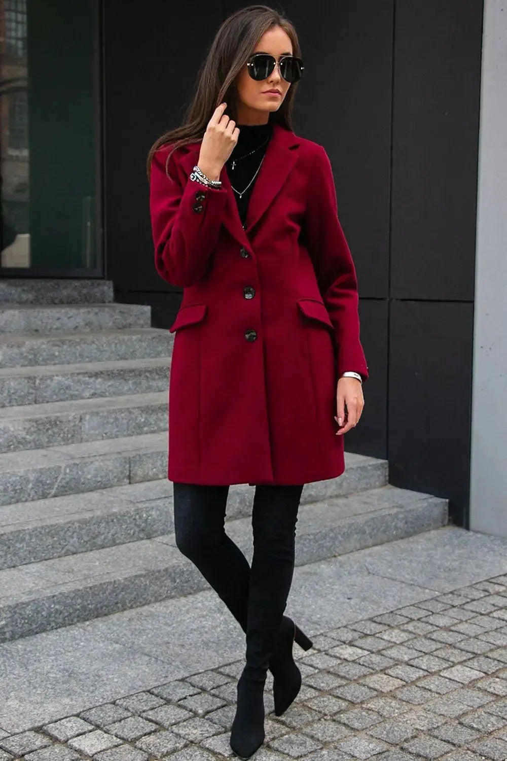 Roco Fashion single-breasted coat with a tailored cut
