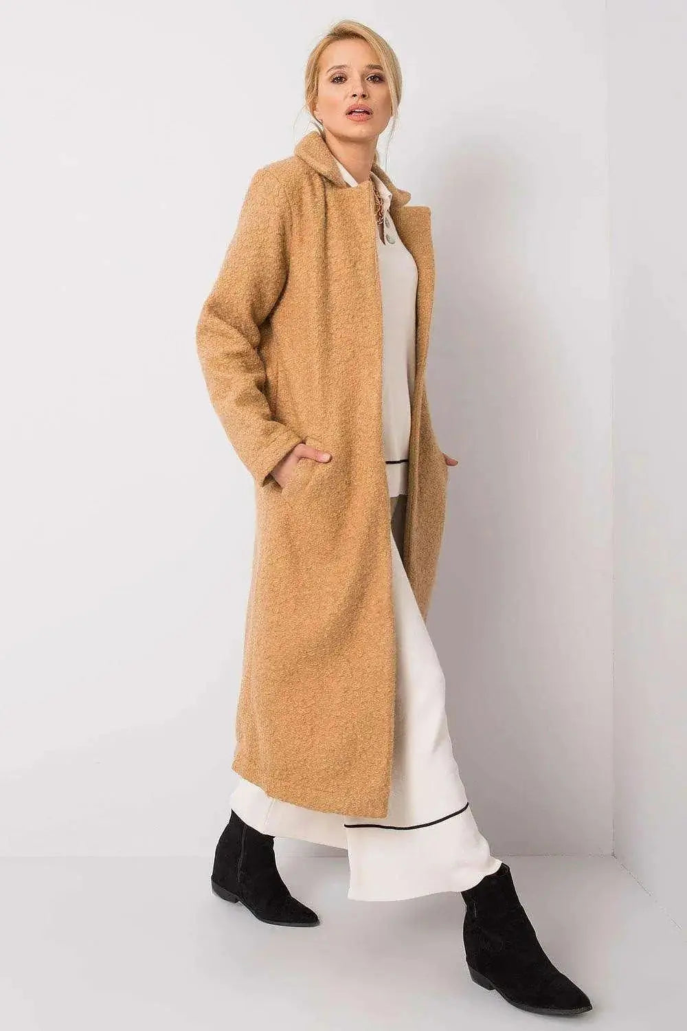 Rue Paris long sleeves, fastened womens coat