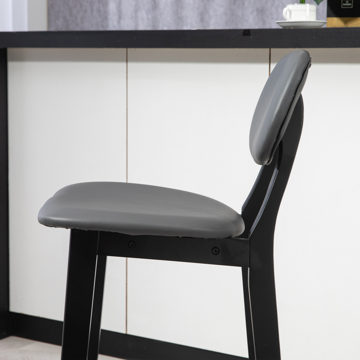 HOMCOM Breakfast Bar stools Set of 2 with PU Leather Cover, Wood Legs, Brown