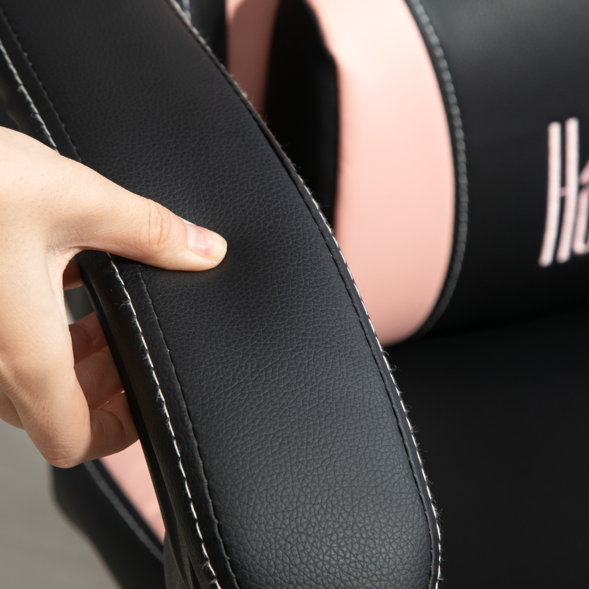 HOMCOM Gaming Chair with Footrest, Reclining Computer Chair