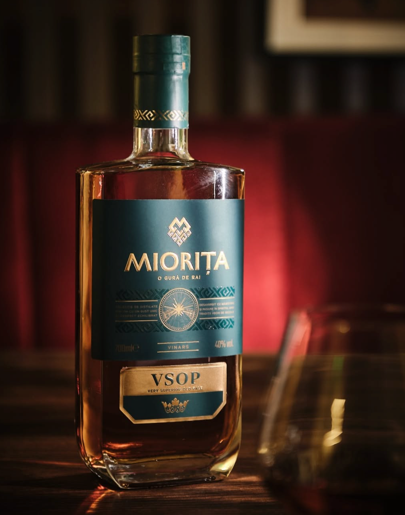 Miorita VSOP Brandy Aged 5 years (Vinars) with 2 glasses 700ml