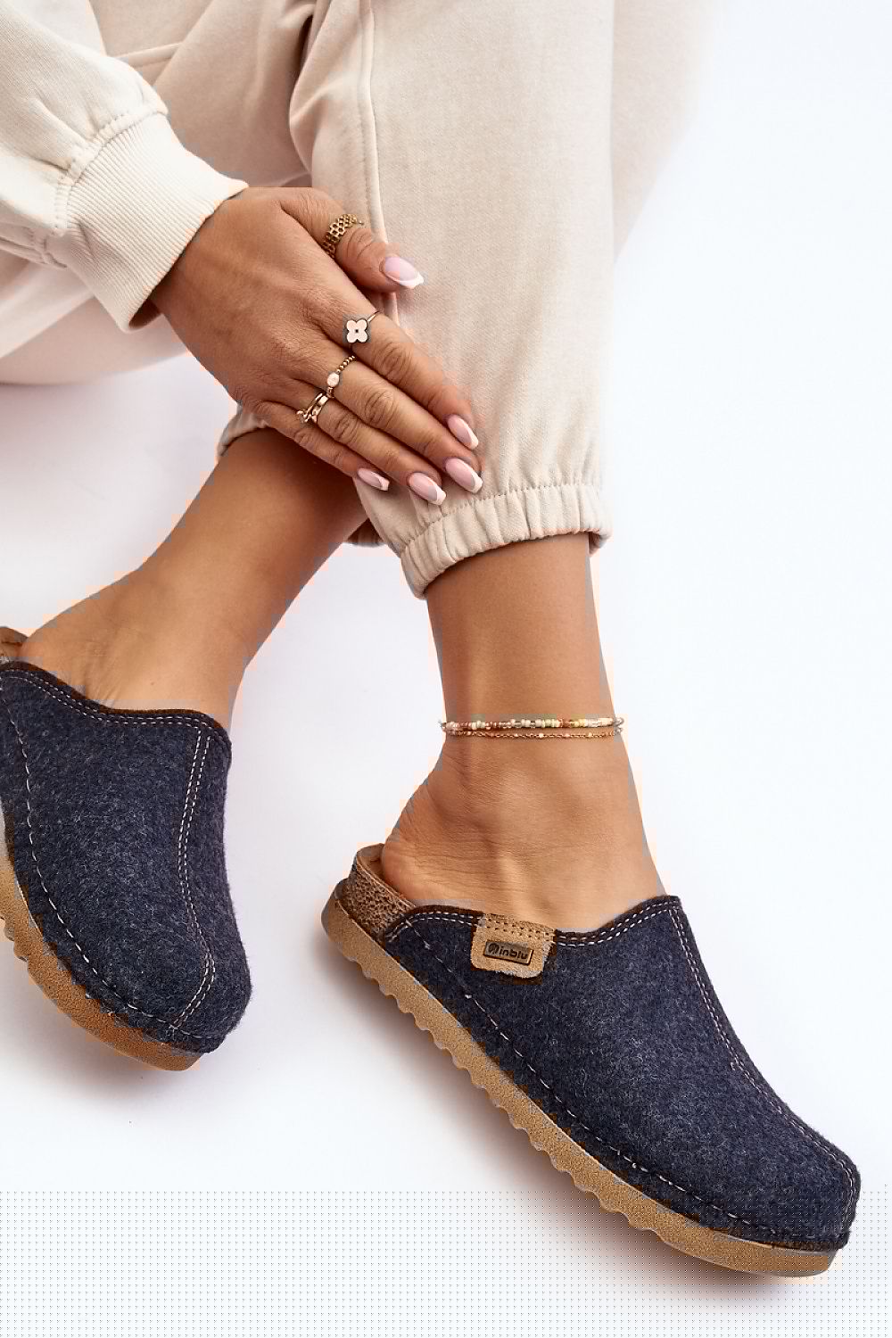 Slippers model 188668 Step in style