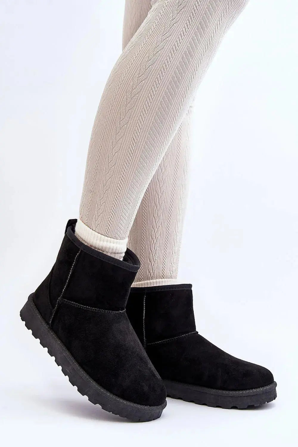 Step in style Women's snow boots made of eco-suede