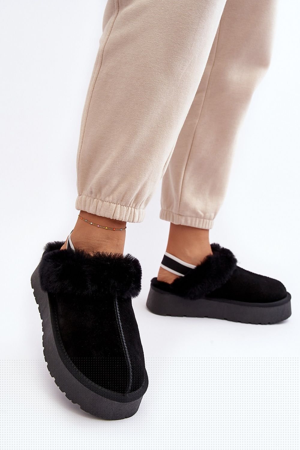 Step in style Fashionable women's slippers made of natural suede