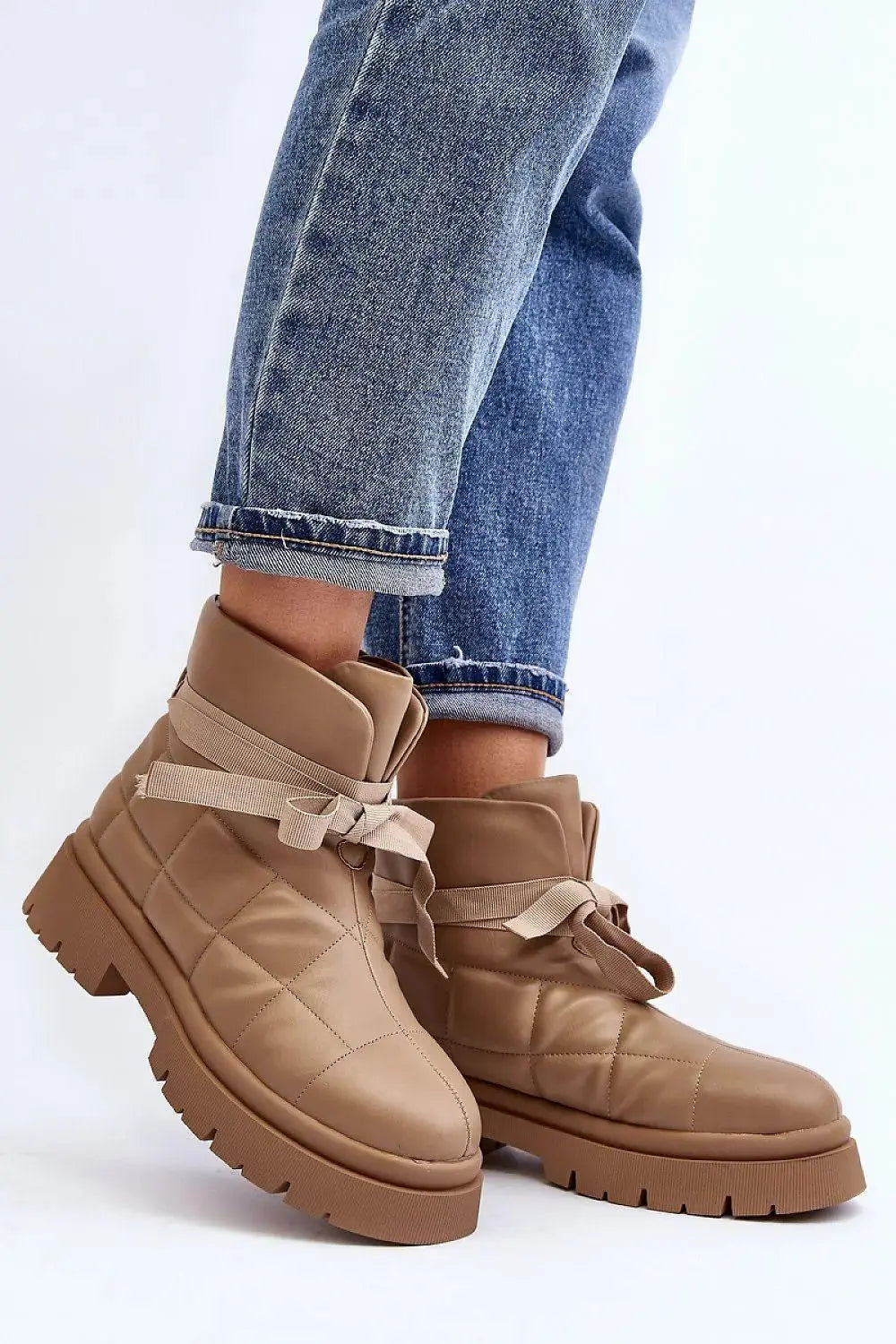 Step in style Warm and fashionable boots made of eco leather