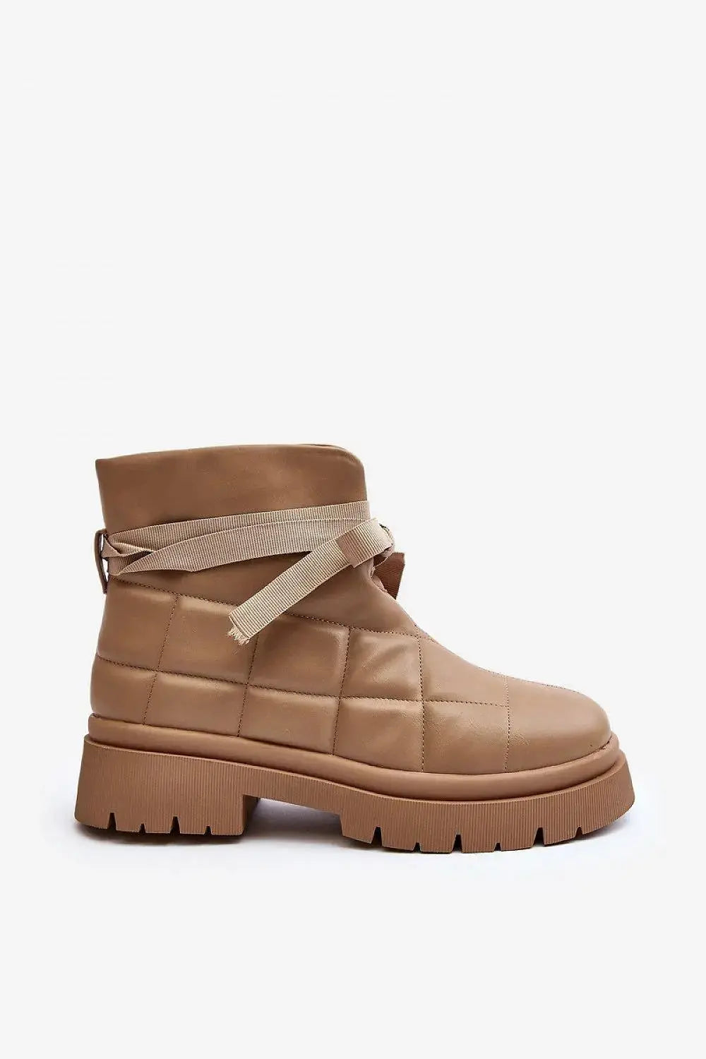 Step in style Warm and fashionable boots made of eco leather