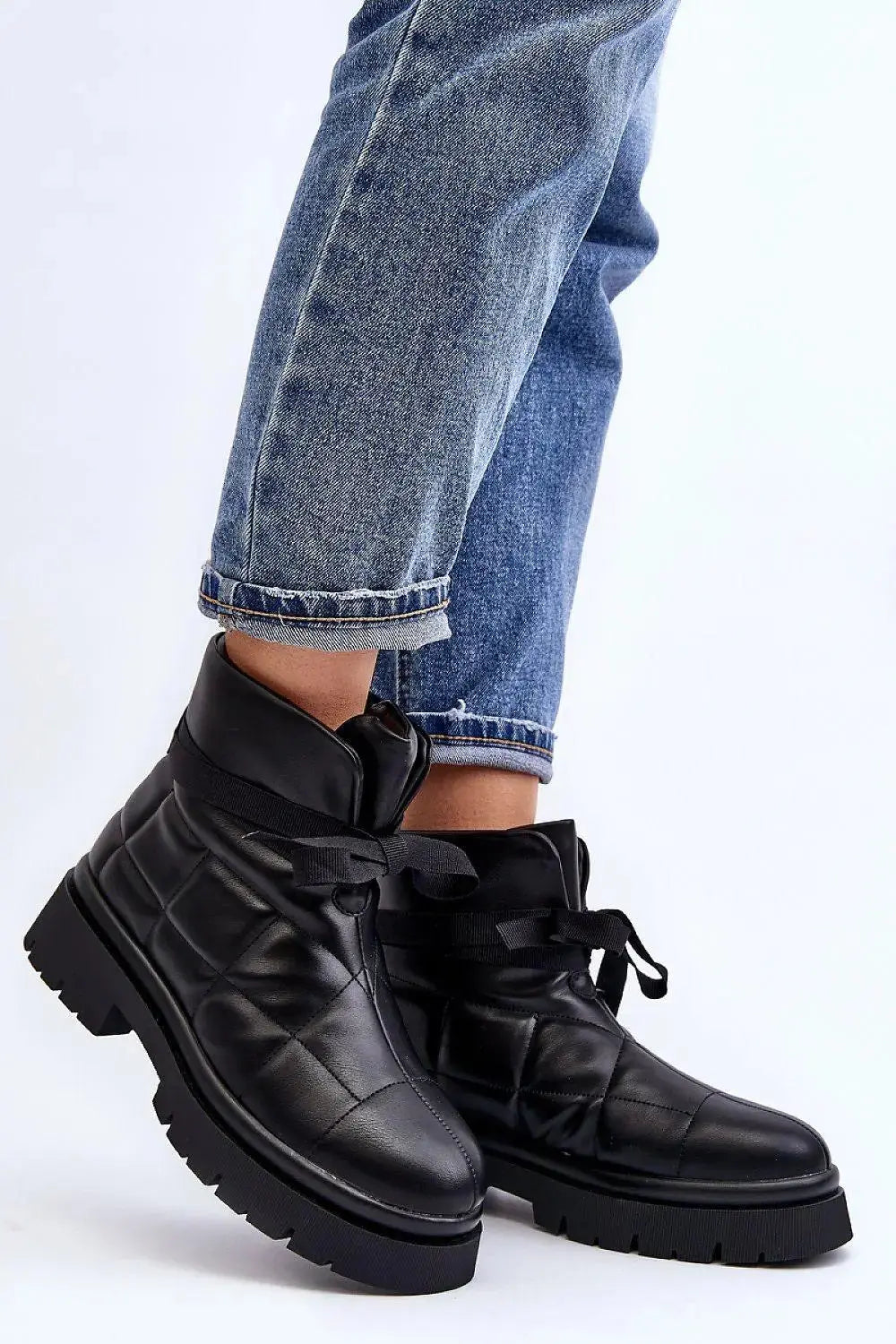 Step in style Warm and fashionable boots made of eco leather