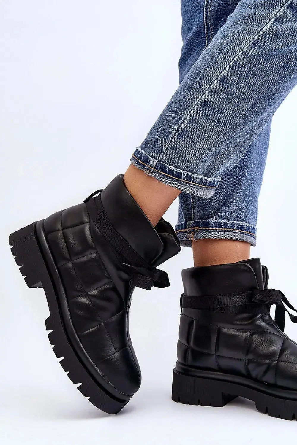 Step in style Warm and fashionable boots made of eco leather