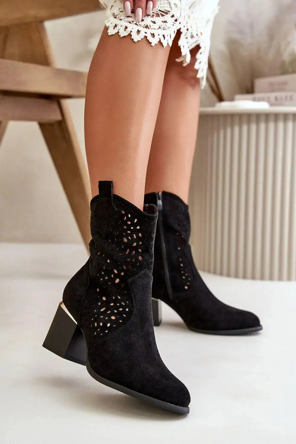 Step in style Women's ankle boots made of eco suede