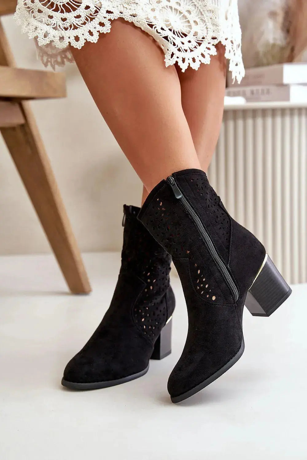 Step in style Women's ankle boots made of eco suede
