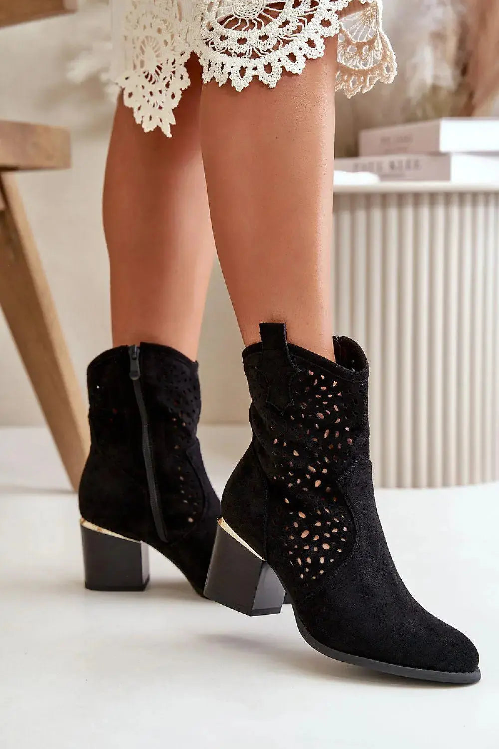 Step in style Women's ankle boots made of eco suede