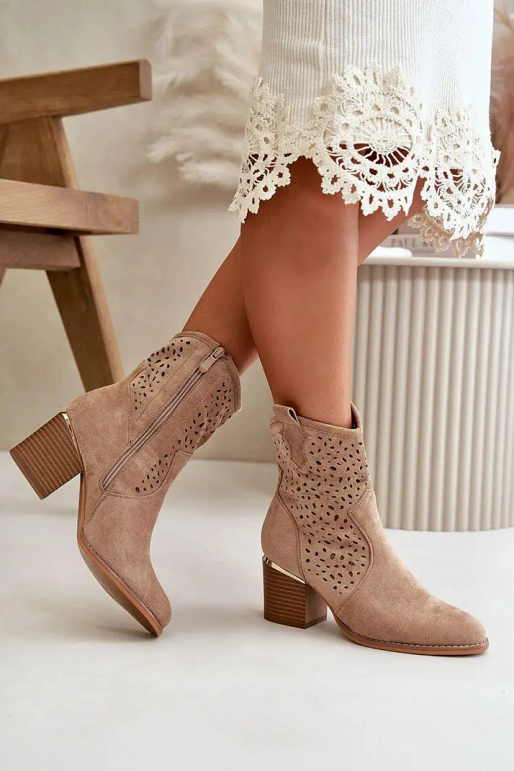 Step in style Women's ankle boots made of eco suede