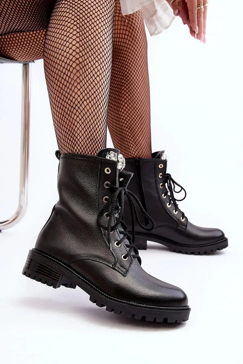 Step in style Women's bagger boots made of natural leather