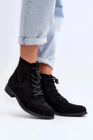 Step in style Women's boots made of eco-suede