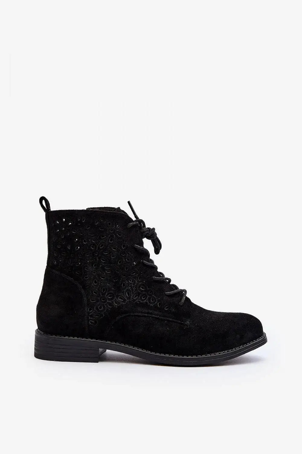 Step in style Women's boots made of eco-suede