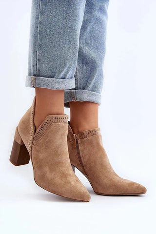 Step in style Women's boots made of eco-suede
