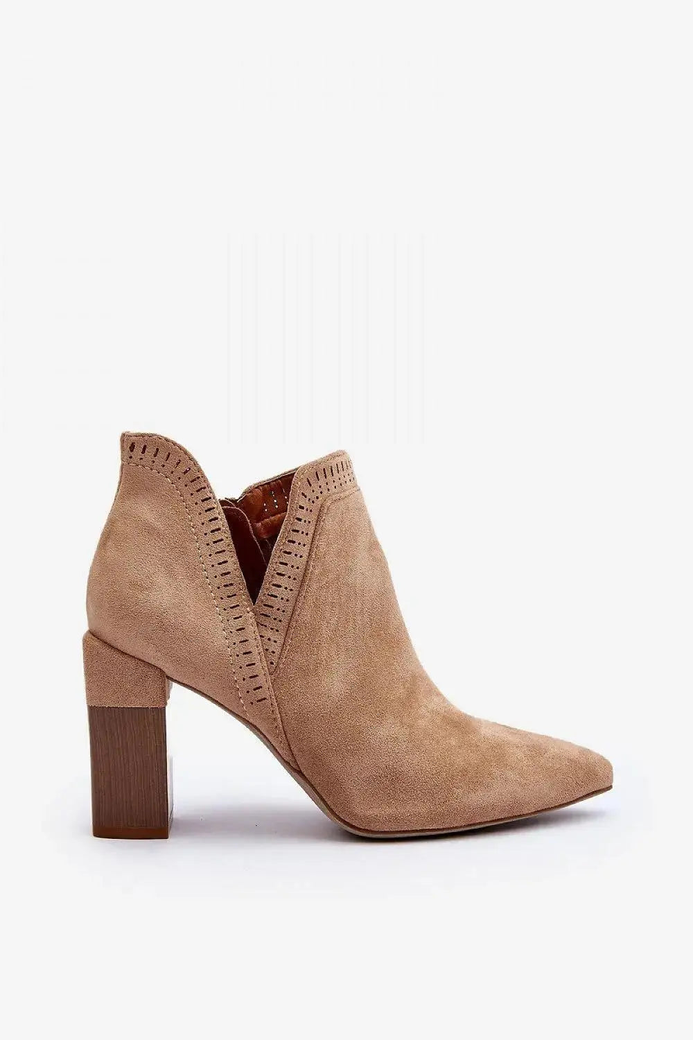 Step in style Women's boots made of eco-suede