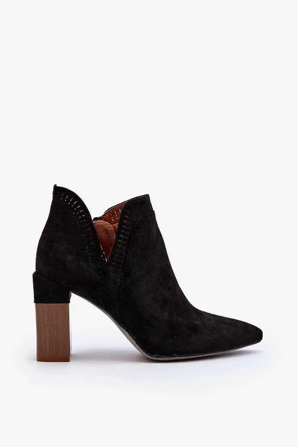 Step in style Women's boots made of eco-suede