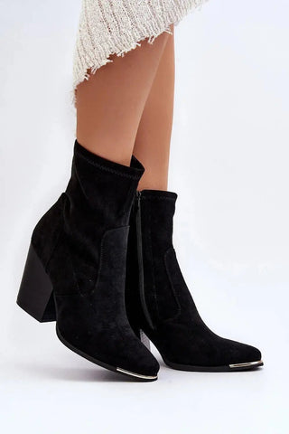 Step in style Women's boots made of eco-suede