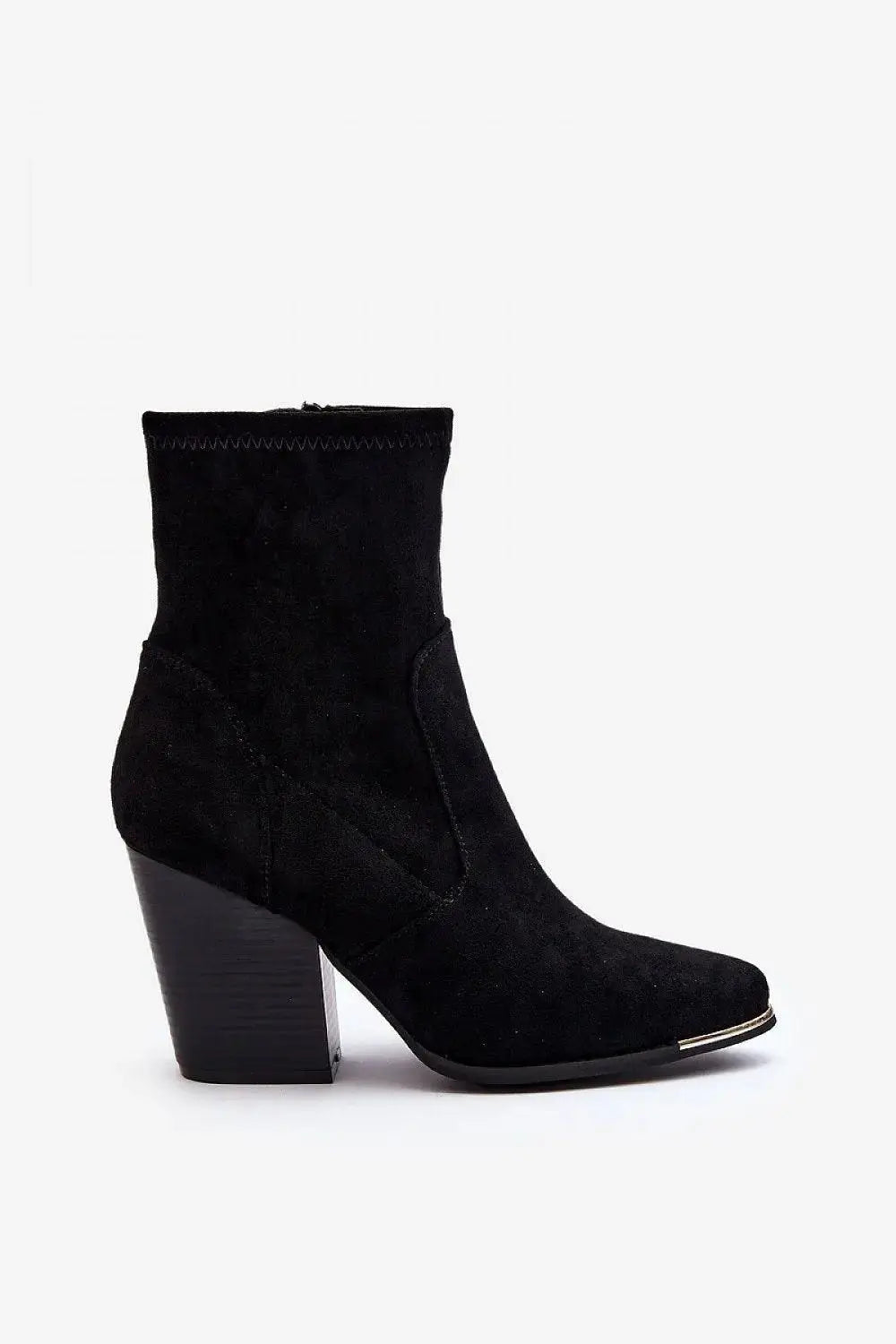 Step in style Women's boots made of eco-suede