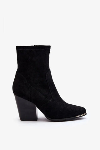 Step in style Women's boots made of eco-suede