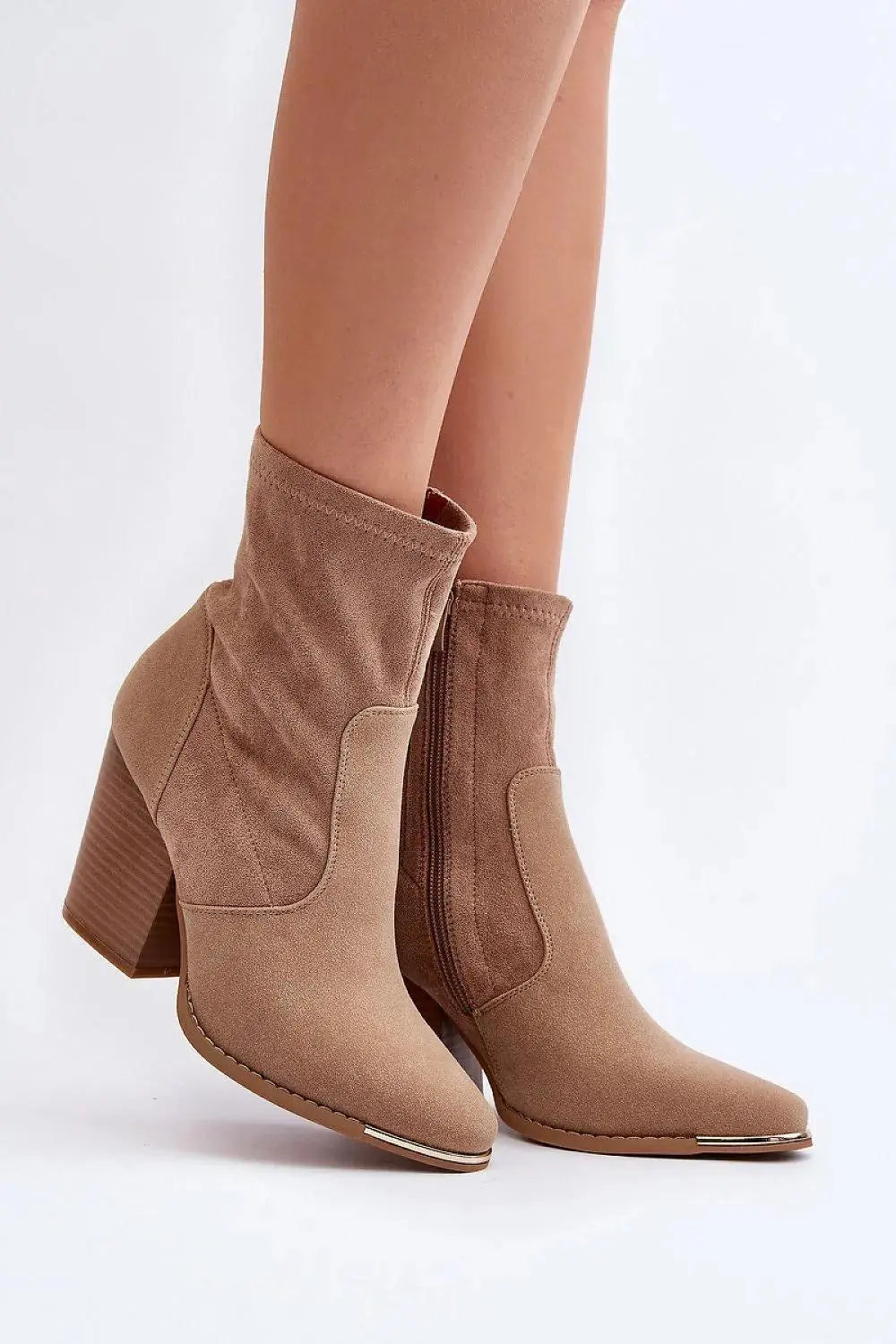 Step in style Women's boots made of eco-suede
