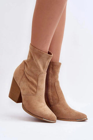 Step in style Women's boots made of eco-suede