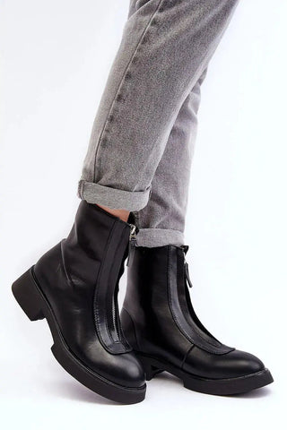 Step in style Women's flat heel boots