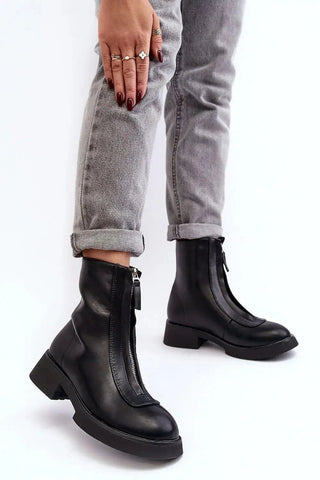 Step in style Women's flat heel boots