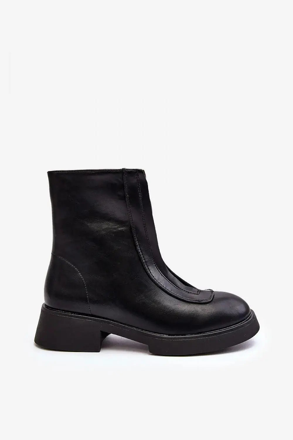 Step in style Women's flat heel boots