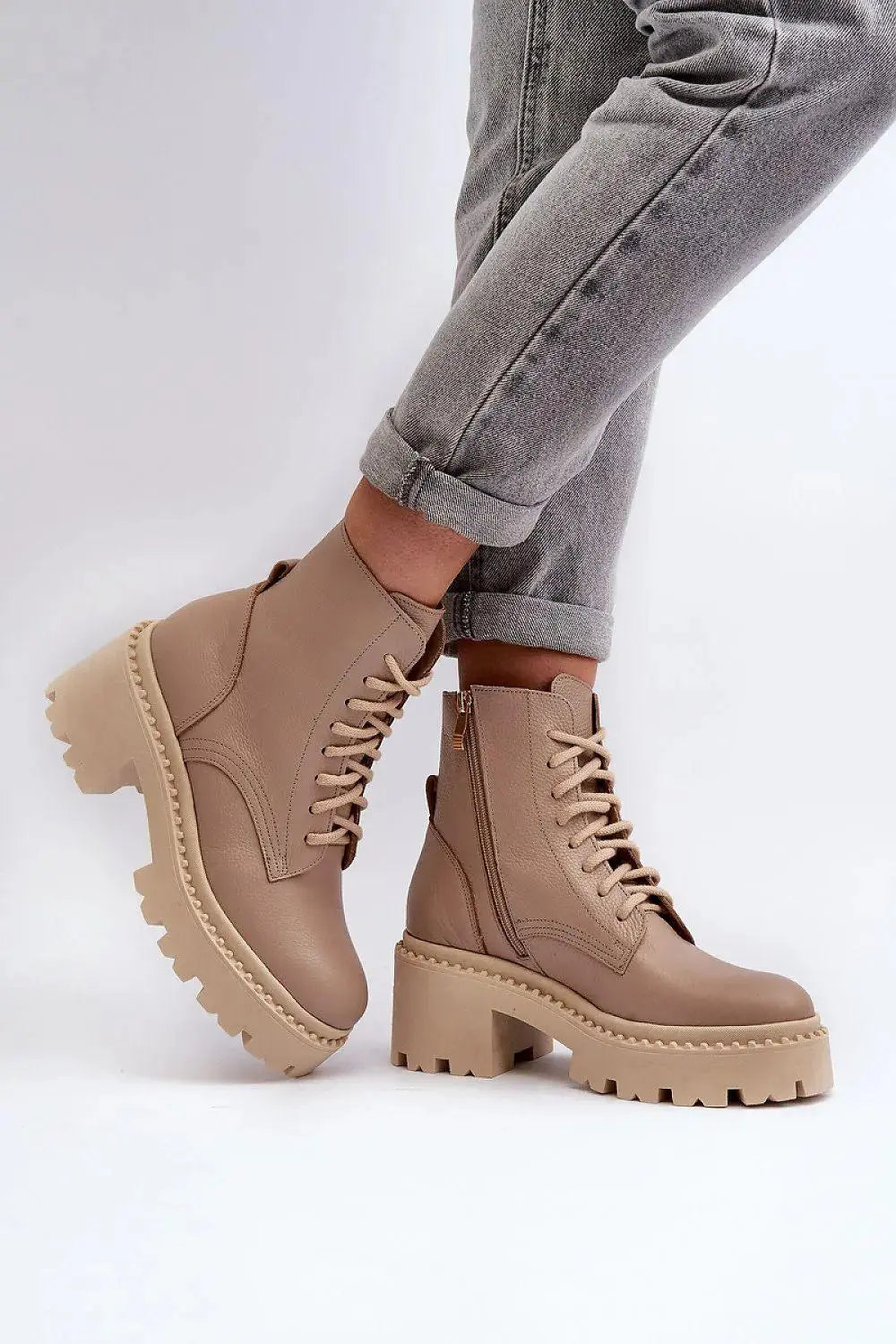 Step in style Women's natural leather boots