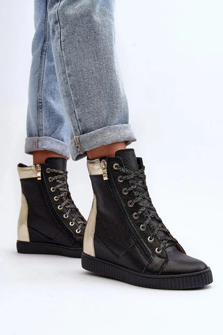 Step in style Women's wedge sneakers made of natural leather