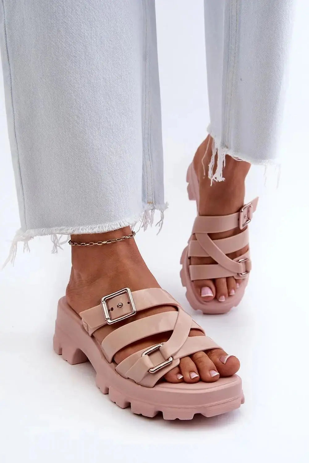 Step in style ZAXY brand flip flops made of high-quality material