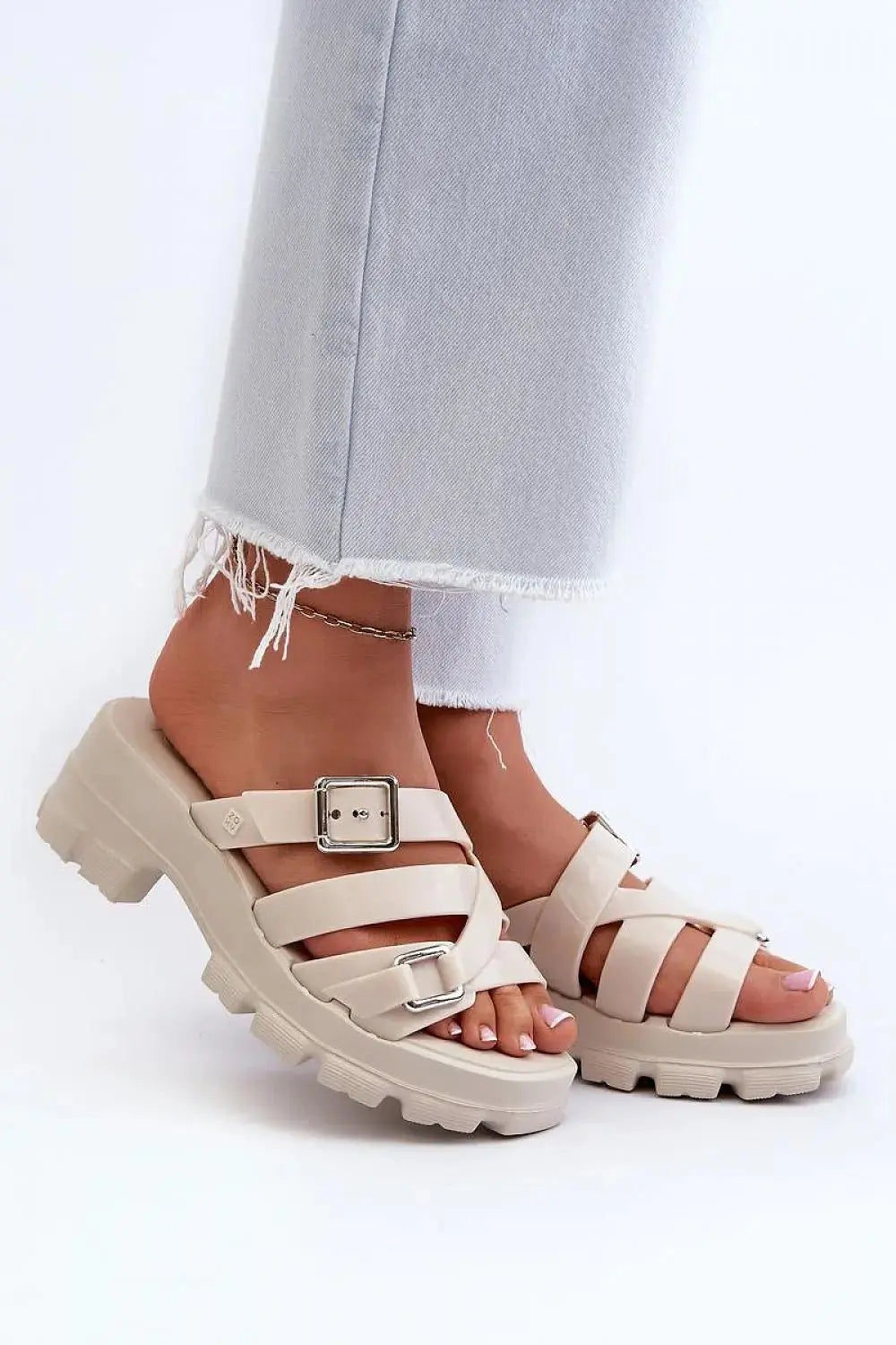 Step in style ZAXY brand flip flops made of high-quality material