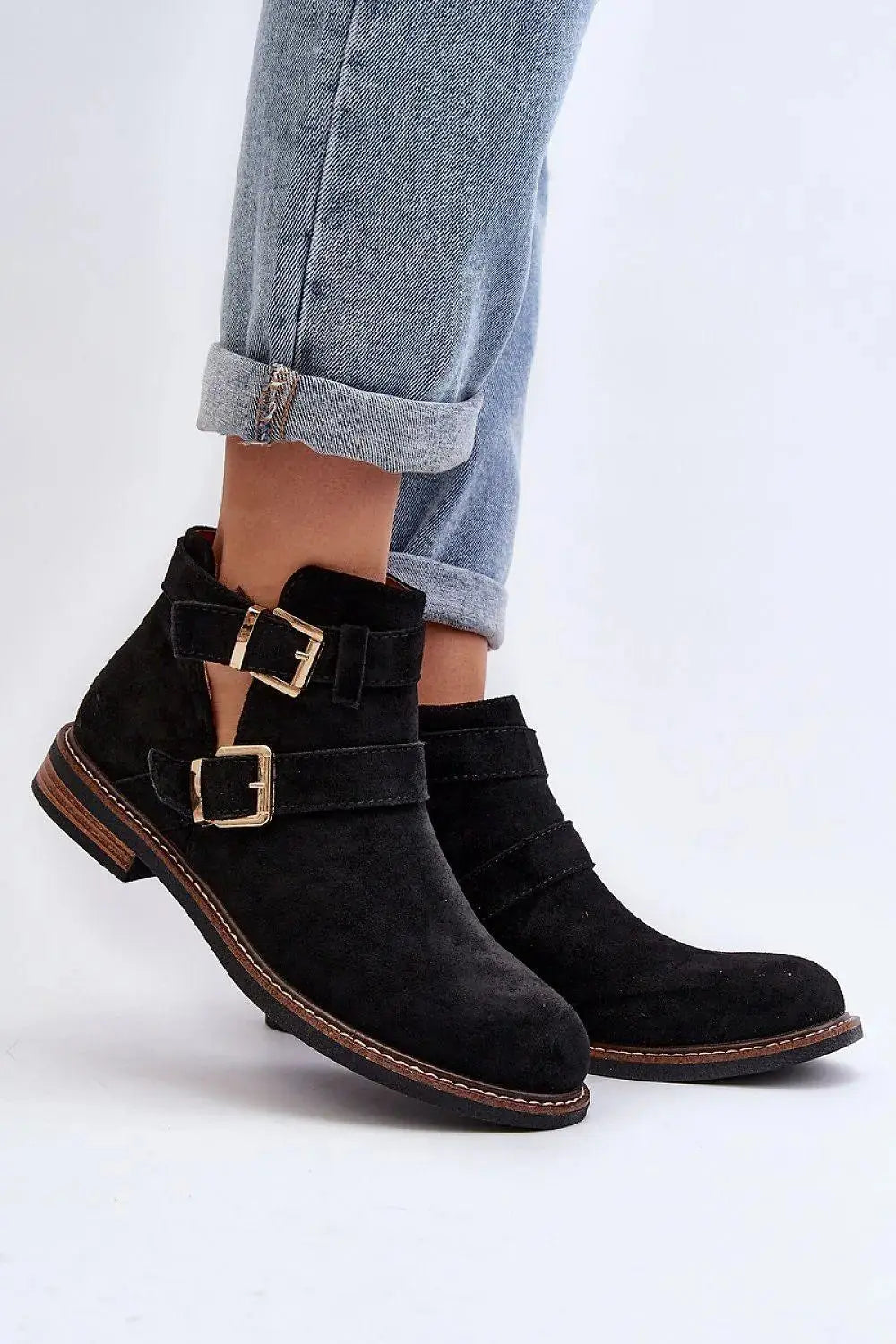 Step in style classic women's boots made of eco-suede