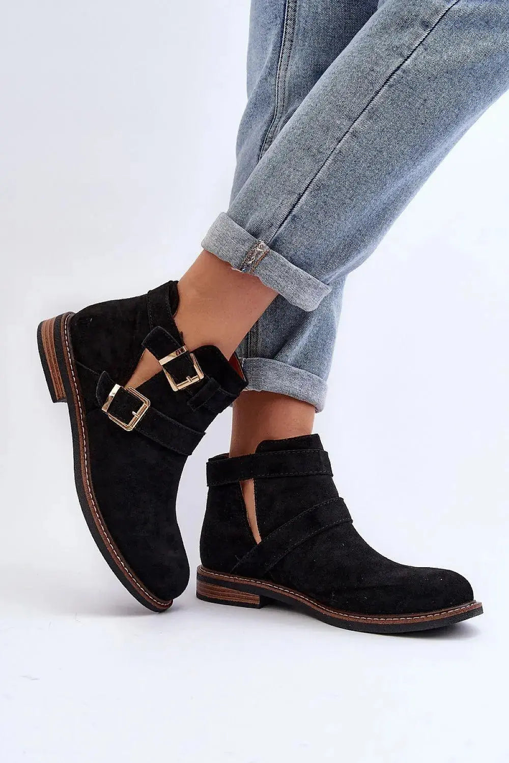 Step in style classic women's boots made of eco-suede