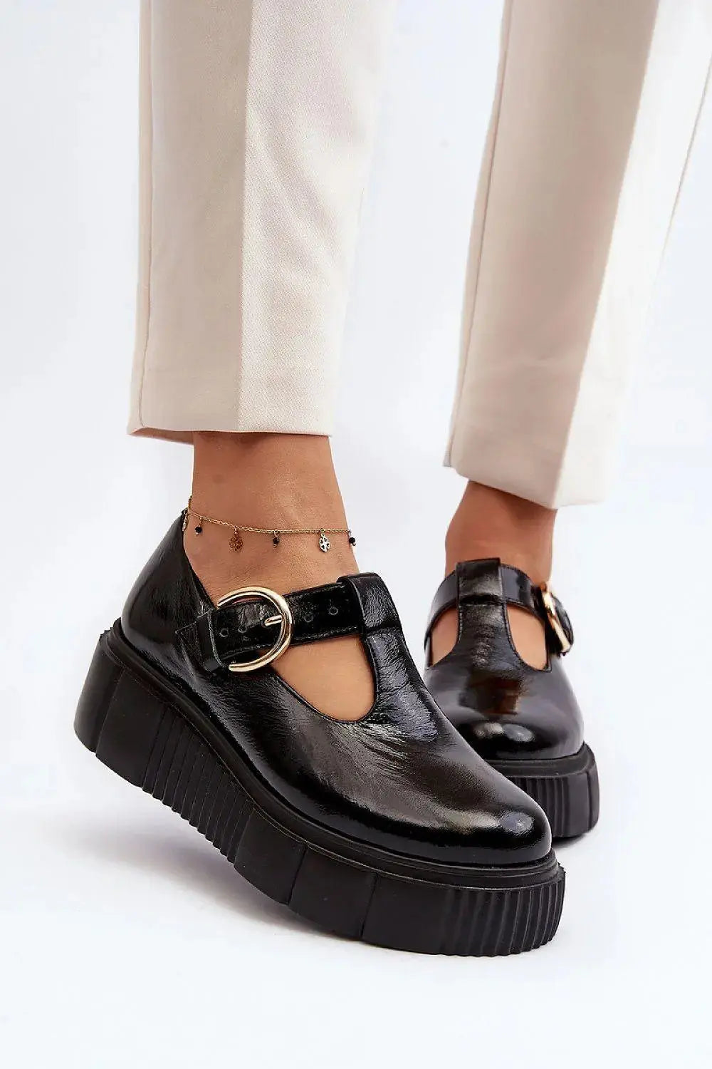 Step in style fashionable women's half-shoes