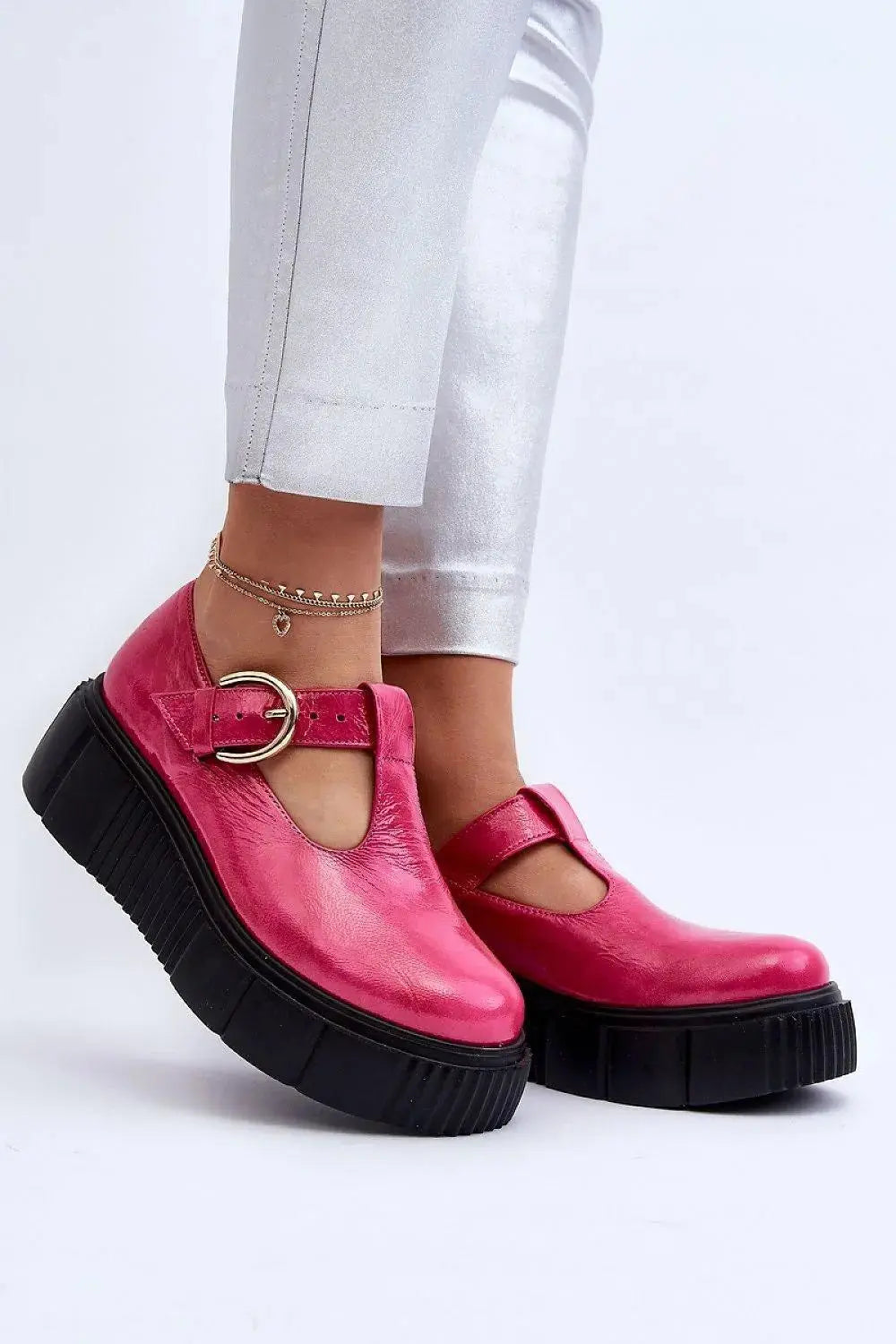 Step in style fashionable women's half-shoes