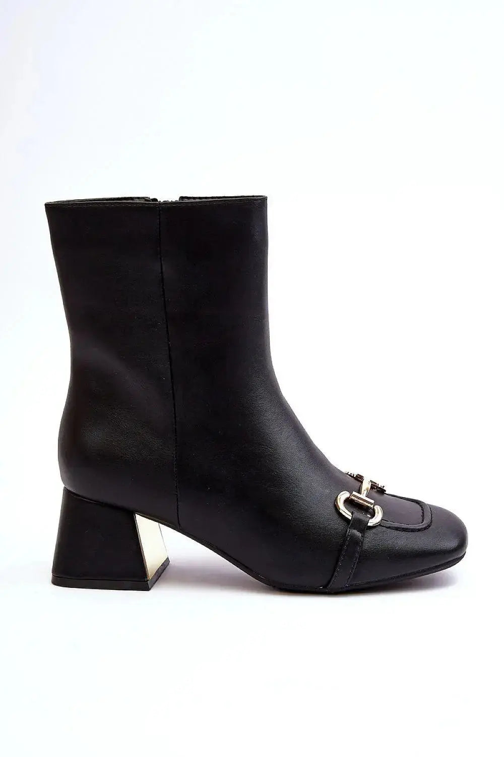 Step in style women's boots made of eco leather