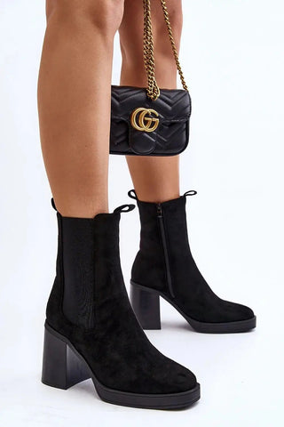 Step in style women's boots made of eco-suede