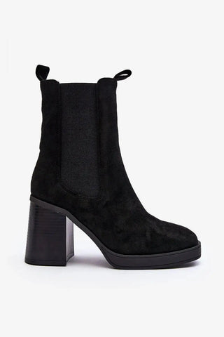 Step in style women's boots made of eco-suede