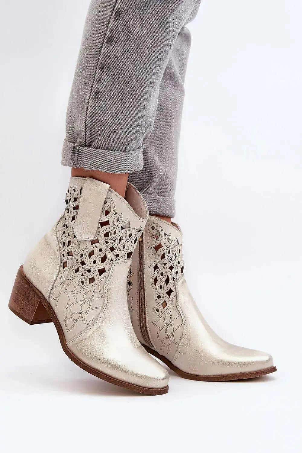 Step in style women's boots made of natural leather